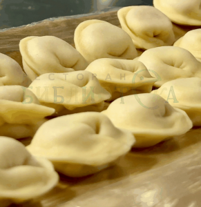 Пельмени с говядиной ручной лепки замороженные